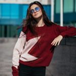 купити жіночий бордовий светр із зіркою