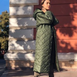 Купить темно зеленое стеганое пальто женское теплое оптом