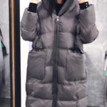 Купити сірий жіночий пуховик-пальто великих розмірів дешево
