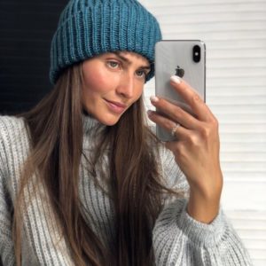 Купить в интернет-магазине: Теплая синяя женская шапка на зиму