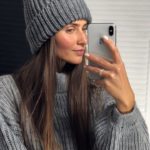 Женская теплая шапка на зиму серого цвета - приобрести по низкой цене