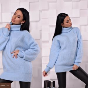 Замовити жіночий светр вільного крою в подарунок блакитного кольору недорого