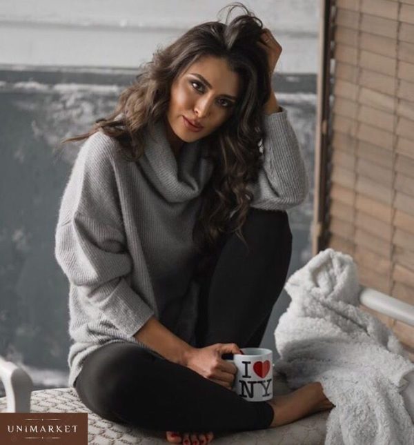 Купити жіночий светр оверсайз з ангори сірого кольору на свято оптом