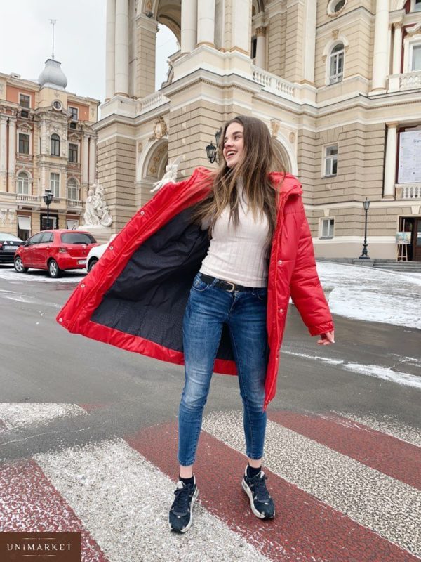 Заказать женское пальто на синтипухе с поясом красного цвета оптом Украина