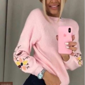 Придбати жіночий светр щільної в'язки рожевого кольору дешево