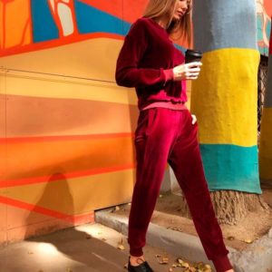 Придбати жіночий прогулянковий спортивний костюм з оксамиту турецького бордового кольору дешево