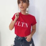 Замовити жіночу футболку з написом Валентино червоного кольору недорого