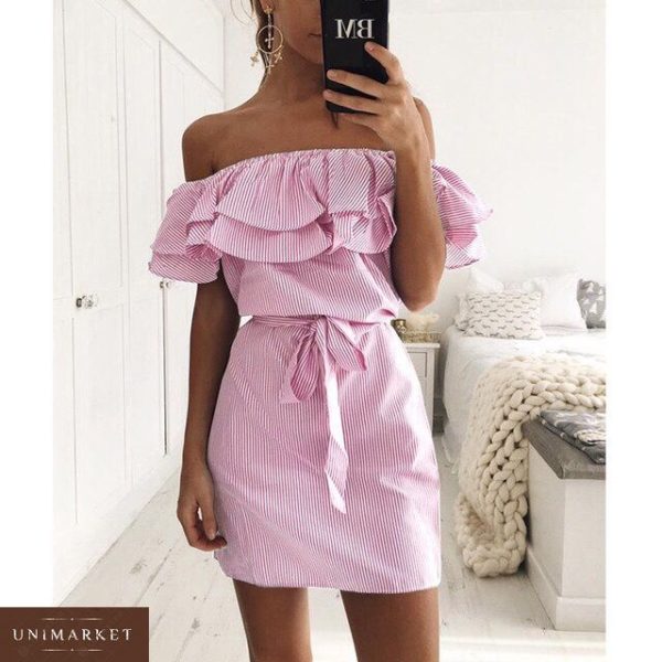Придбати дешево жіночу сукню з воланом з відкритими плечима на гумці рожевого кольору оптом Україна