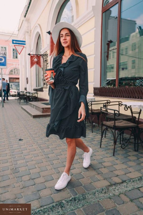 Придбати в подарунок жіночу сукню з кльош рукавами в горох з тканини шифон-креп чорного кольору оптом Україна