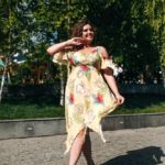 Придбати в подарунок жіночу сарафан-плаття софт великого розміру жовтого кольору оптом Україна