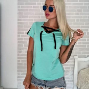 Заказать в подарок женскую футболку декорированную шнуровкой цвет аквамарина больших размеров оптом Украина