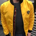 Заказать недорого мужскую куртку из плащёвки в стиле Gucci канада желтого цвета батал в подарок