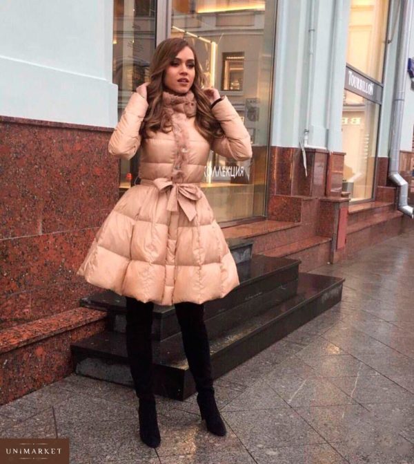 Приобрести в интернет-магазине женское пальто с декором из плащевки из меха кролика цвета кофе дешево