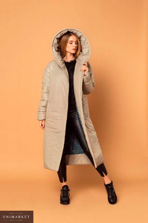 Купить недорого женское пальто с капюшоном из плащевки на кнопках цвета оливки в подарок