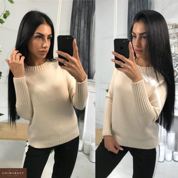 Придбати в інтернет-магазині жіночий светр базовий машинної в'язки кольору бежевого дешево