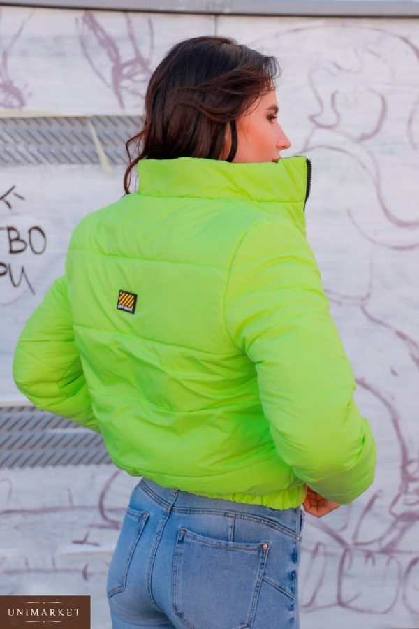 Купити в інтернет-магазині двосторонній жіночий бомбер з теплим і легким утеплювачем зеленого кольору недорого