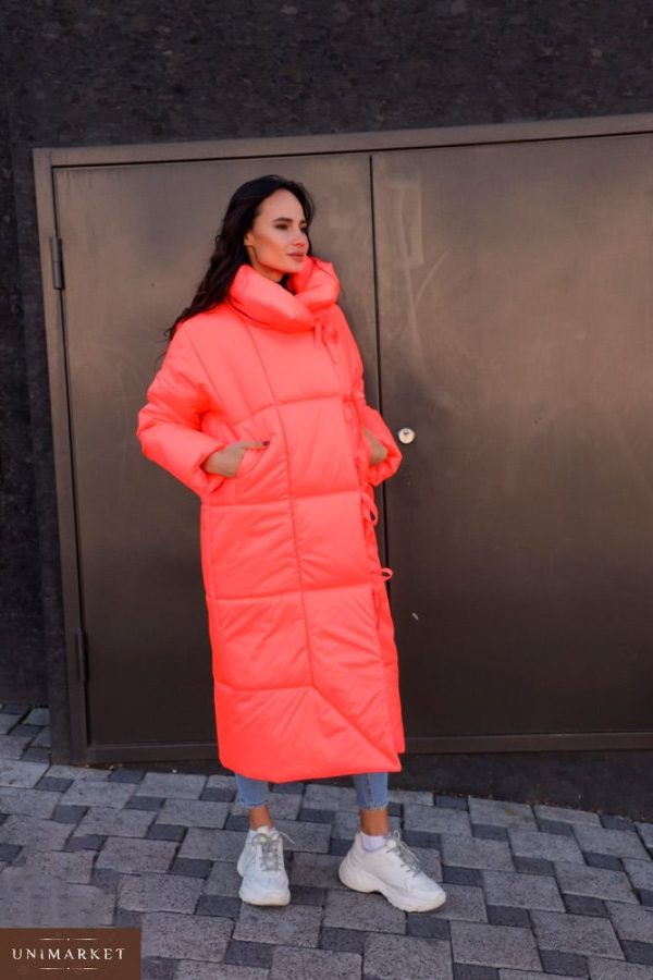 Замовити в інтернет-магазині жіноче витончене пальто з плащової тканини на утеплювачі червоного кольору батал дешево