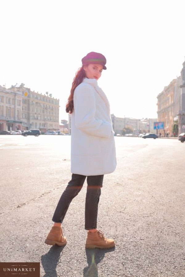 Приобрести женскую шубу на шелковой подкладке из экомеха белого цвета в Украине