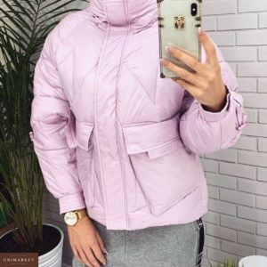 Купити оптом жіночу куртку з наповнювачем з плащової тканини холлофайбер рожевого кольору в подарунок