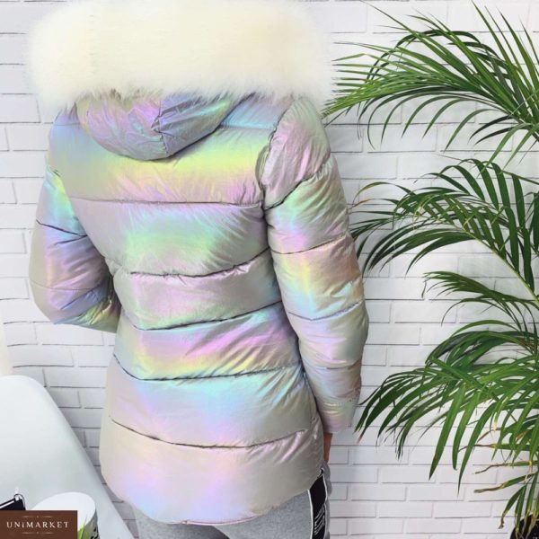 Купить недорого женскую куртку из плащевки с белым воротником сиреневого цвета в подарок