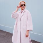 Купить в интернет-магазине женское пальто из шанели на сатиновой подкладке демисезонное цвета пудры недорого