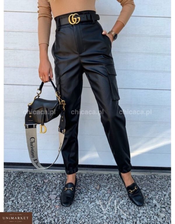 Купить недорого женские брюки с манжетом кожаные на резиночке черного цвета в подарок