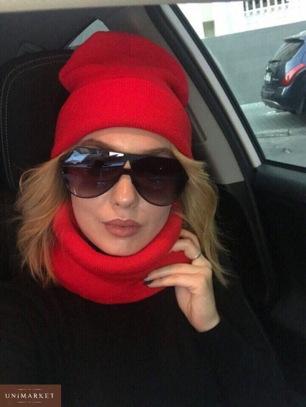 Приобрести в интернет-магазине женский набор: удлиненная шапка + шарф цвета красного дешево