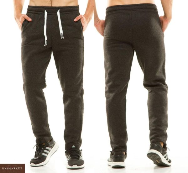 Купить в интернет-магазине мужские однотонные спортивные штаны лаконичные и теплые темно-серого цвета размеров больших дешево