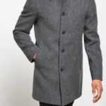 Купить дешево мужское пальто классическое со строгим силуэтом серого цвета недорого