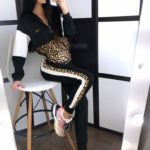 Придбати в інтернет-магазині жіночий костюм спортивний з принтом леопардовим дешево