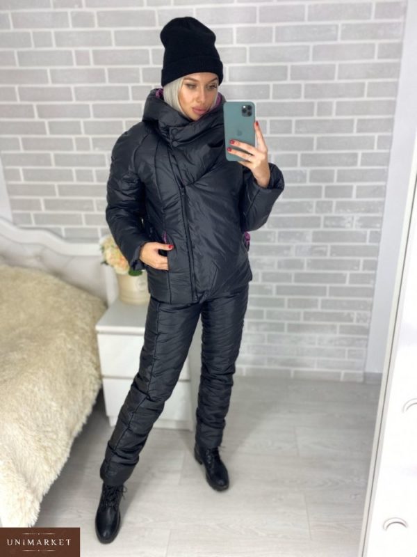 Заказать в подарок женский лыжный костюм из плащевки с капюшоном черный-фуксия цвета оптом Украина