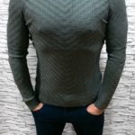 Замовити недорого чоловічий тонкий светр з візерунком фактурним сірого кольору в подарунок