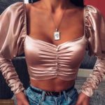 Приобрести в интернет-магазине женскую блузку из шелка с декольте глубоким и рукавом-фонариком цвета мокко дешево