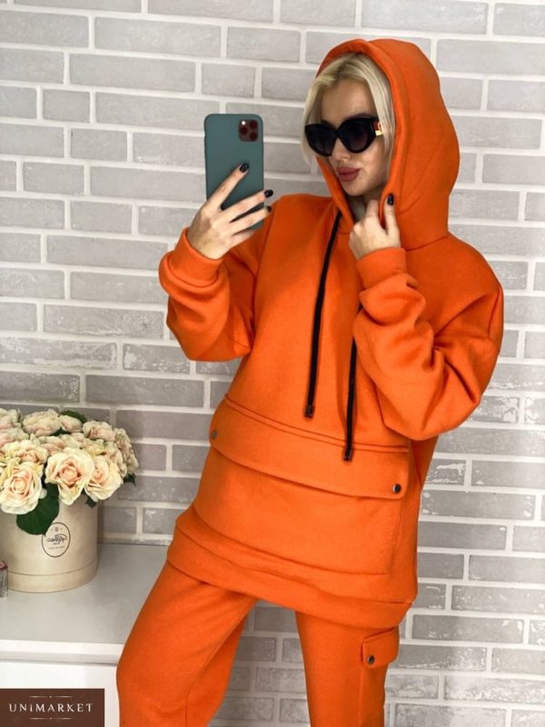 Приобрести женский костюм спортивный с накладным карманом на кнопках оранжевого цвета в Украине