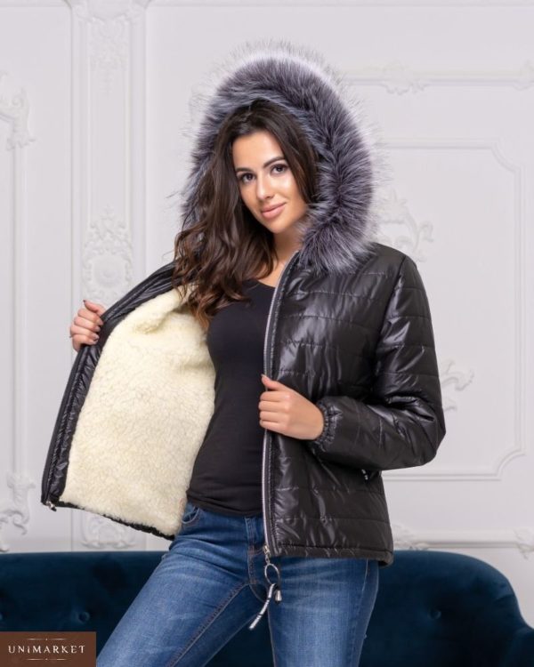 Заказать оптом женскую куртку из плащевки с мехом зимнюю черного цвета батал дешево