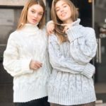 Заказать в подарок женский свитер шерстяной с высоким горлом молочного цвета оптом Украина