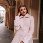 Приобрести в интернет-магазине женское пальто зимнее утепленное с пуговицами на синтепухе цвета розового дешево