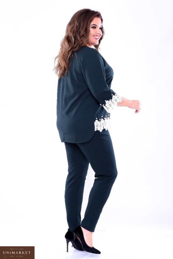 Купить в интернет-магазине костюм женский: блузка + брюки из дайвинга креп с декором кружево бутылочного цвета больших размеров недорого