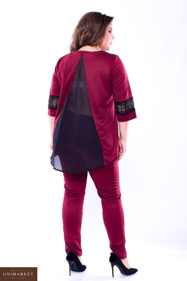 Купить в интернет-магазине костюм женский: брюки + кофта с кружевом и экокожей цвета бордового батал недорого