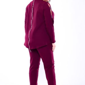 Купить в интернет-магазине женский костюм кофта и брюки из креп диагональ цвета бордового больших размеров недорого