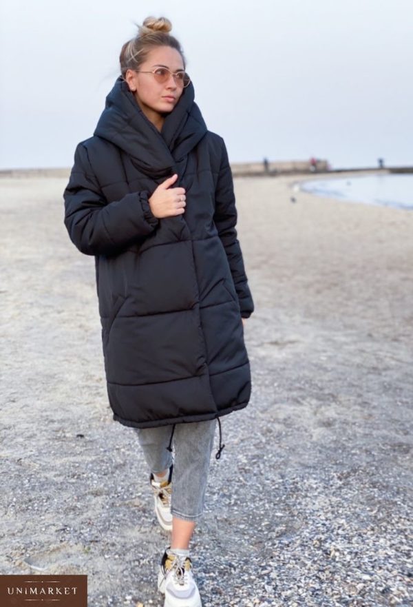 Приобрести недорого женскую зимнюю куртку «зефирка» с капюшоном и утеплителем черного цвета оптом Украина