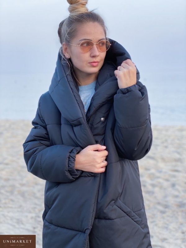 Заказать в подарок женскую куртку зимнюю «зефирка» с капюшоном и утеплителем цвета черного дешево