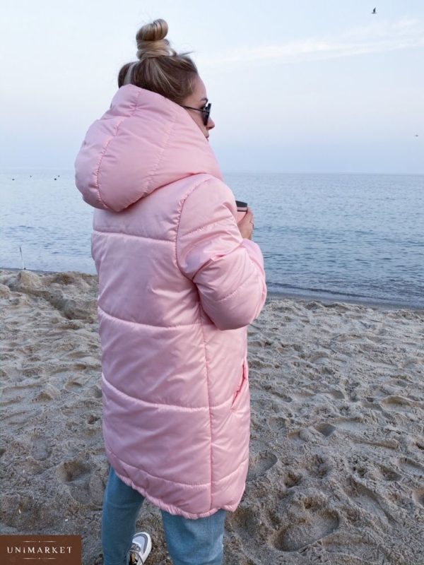 Приобрести в интернет-магазине женскую куртку «зефирка» зимнюю с капюшоном и утеплителем нежно-розового цвета дешево