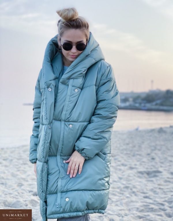 Купить дешево женскую зимнюю куртку «зефирка» с утеплителем с капюшоном фисташкового цвета в подарок