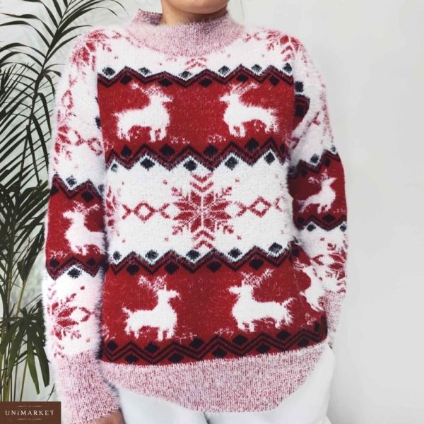 Замовити в подарунок жіночий з оленями светр і сніжинками кольору червоного дешево