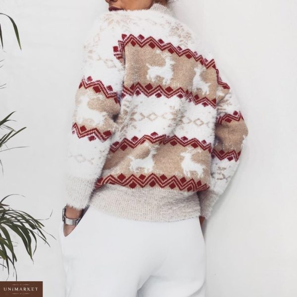 Купити дешево жіночий светр зі сніжинками і оленями бежевого кольору в подарунок