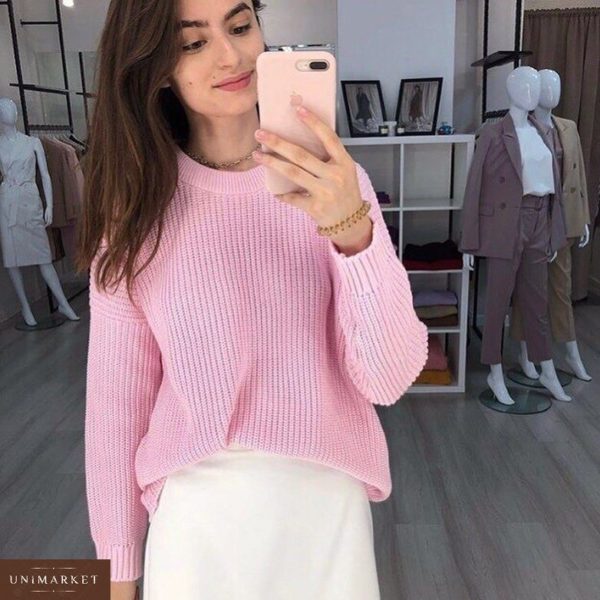 Заказать в подарок женский свитер базовый из вязки оверсайз розового цвета дешево