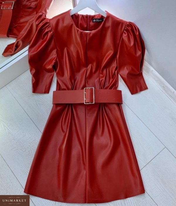 Замовити в подарунок сукня жіноча з екокожі з поясом кольору червоного недорого