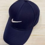 Заказать в подарок кепку женскую Nike темно-синего цвета дешево