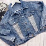 Купить дешево женскую укороченную джинсовую куртку с пайетками голубого цвета в подарок